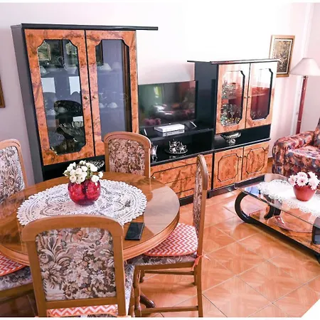 Apartment Grandma's Center Tirana